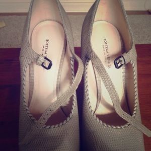 Bottega Veneta grey heels